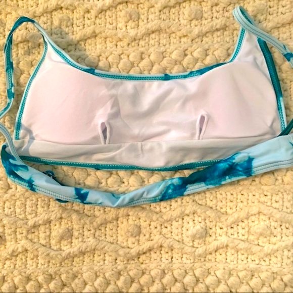 ✨ Tie Dye Bikini Set, Turquoise and White - S(4) - Picture 7 of 11